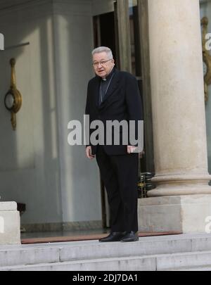 Der französische Kardinal Andre Vingt-Trois kam nach dem gestrigen Kirchenangriff in Saint-Etienne-du-Rouvray, Normandie, in Paris, Frankreich, am 27. Juli 2016 zu einem Treffen mit dem französischen Präsidenten Francois Hollande im Elysee-Palast an. Foto von Somer/ABACAPRESS.COM Stockfoto