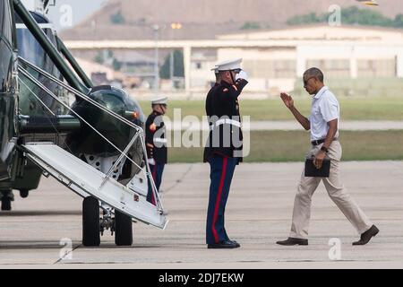 Präsident Barack Obama nimmt an der Marine One Teil, bevor er am 30. Juli 2016 in der Joint Base Andrews in Maryland nach Camp David abreist. Der Präsident wird über Nacht beim Maryland Retreat bleiben und am Sonntag, dem 31. Juli, zurückkehren. Joint Base Andrews, MD, USA, 30. Juli 2016. Foto von Zach Gibson/Pool/ABACAPRESS.COM Stockfoto