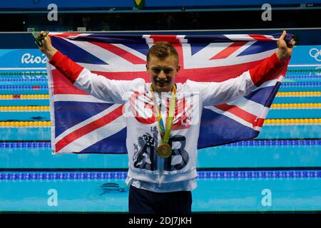 Podium 100 m Breaststroke Men : der britische Adam Peaty Goldmedaillengewinner, bei der Schwimmveranstaltung im Olympischen Schwimmbad, Rio, Brasilien am 7. August 2016. Foto von Henri Szwarc/ABACAPRESS.COM Stockfoto