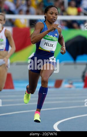 Die USA Allyson Felix lief am 13. August 2016 ihre erste Runde der 400 m Frauen im Olympiastadion in Rio, Brasilien. Foto von Henri Szwarc/ABACAPRESS.COM Stockfoto