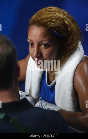 Estelle Mossy aus Frankreich kämpft gegen Irma Testa aus Italien in den leichten 57-60kg Frauen während des Boxens in Riocentro am 15. August 2016 in Rio de Janeiro, Brasilien. Foto von Lionel Hahn/ABACAPRESS.COM Stockfoto