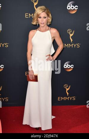Julie Bowen nimmt am 18. September 2016 an den 68. Jährlichen Primetime Emmy Awards im Microsoft Theater in Los Angeles, Kalifornien, Teil. Foto von Lionel Hahn/ABACAPRESS.COM Stockfoto