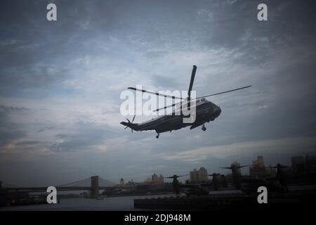 US-Präsident Barack Obama kommt am Sonntag, den 18. September 2016, in Marine One vor der Generalversammlung am Hauptsitz der Vereinten Nationen (UN) in New York, USA, an. Obama wird am Dienstag bei seinem letzten großen Auftritt beim Treffen der Staats- und Regierungschefs der Welt vor der 71. UN-Generalversammlung sprechen. Foto von John Taggart/Pool/ABACAPRESS.COM Stockfoto