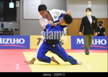 Tokio, Japan. Dezember 2020. Joshiro Maruyama, Hifumi AbE Judo : Judo Männer -66kg Auswahl Spiel für Tokio 2020 Olympischen Spiele in Kodokan in Tokio, Japan . Kredit: Itaru Chiba/AFLO/Alamy Live Nachrichten Stockfoto
