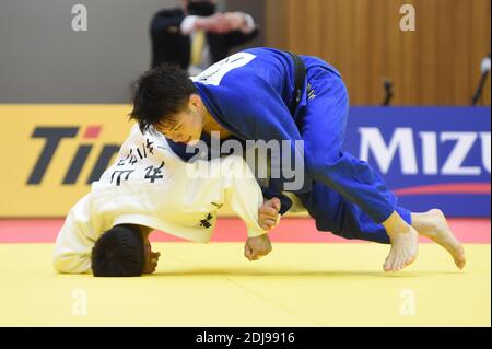 Tokio, Japan. Dezember 2020. Joshiro Maruyama, Hifumi AbE Judo : Judo Männer -66kg Auswahl Spiel für Tokio 2020 Olympischen Spiele in Kodokan in Tokio, Japan . Kredit: Itaru Chiba/AFLO/Alamy Live Nachrichten Stockfoto