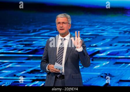 Rupert Stadler Geschäftsführer von Audi bei einer Audi Pressekonferenz am 29. September 2016 im Palais des Expositions, Paris, Frankreich, auf dem Pariser Automobilsalon 2016. Foto von Henri Szwarc/ABACAPRESS.COM Stockfoto