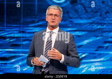 Rupert Stadler Geschäftsführer von Audi bei einer Audi Pressekonferenz am 29. September 2016 im Palais des Expositions, Paris, Frankreich, auf dem Pariser Automobilsalon 2016. Foto von Henri Szwarc/ABACAPRESS.COM Stockfoto