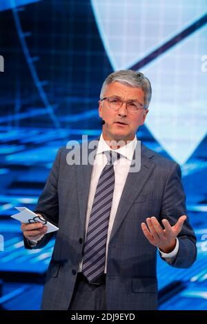 Rupert Stadler Geschäftsführer von Audi bei einer Audi Pressekonferenz am 29. September 2016 im Palais des Expositions, Paris, Frankreich, auf dem Pariser Automobilsalon 2016. Foto von Henri Szwarc/ABACAPRESS.COM Stockfoto