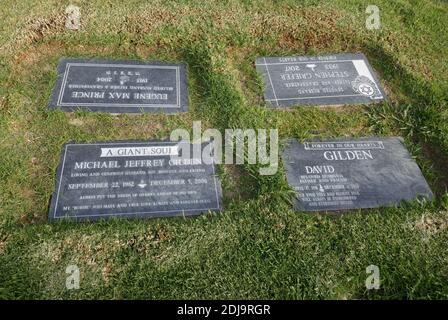 Mission Hills, California, USA 6. Dezember 2020 EIN allgemeiner Blick auf die Atmosphäre des Grabes des Schauspielers Michael Gilden auf dem Friedhof Eden Memorial Park am 6. Dezember 2020 in Mission Hills, Kalifornien, USA. Foto von Barry King/Alamy Stockfoto Stockfoto