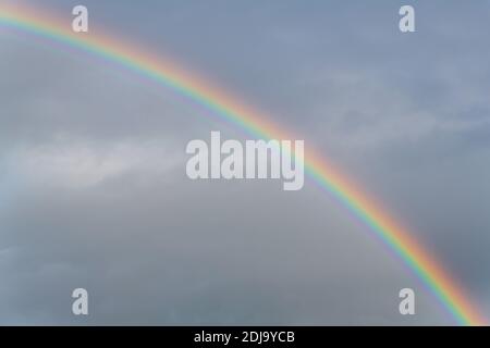 Regenbogenhimmel bei Niederschlägen, Quito, Ecuador. Stockfoto