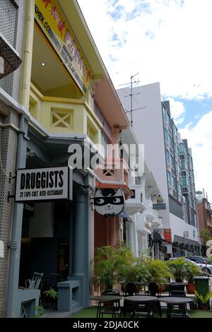 Jalan Besar und die Straßen um sie herum haben sich in den letzten Jahren zu einer hippen Enklave mit einer wachsenden Anzahl von trendigen Boutiquen, Cafés und Restaurants entwickelt Stockfoto