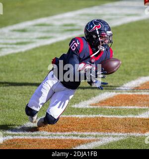 Chicago, Illinois, USA. Dezember 2020. - Texans #16 Keke Coutee erhascht einen Touchdown Pass während des NFL Spiels zwischen den Houston Texans und Chicago Bears im Soldier Field in Chicago, IL. Fotograf: Mike Wulf. Kredit: csm/Alamy Live Nachrichten Stockfoto