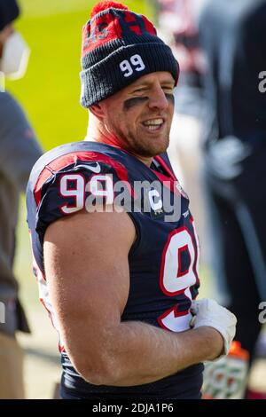 Chicago, Illinois, USA. Dezember 2020. - Texans #99 J. J. Watt macht eine Pause während des NFL-Spiels zwischen den Houston Texans und Chicago Bears im Soldier Field in Chicago, IL. Fotograf: Mike Wulf. Kredit: csm/Alamy Live Nachrichten Stockfoto