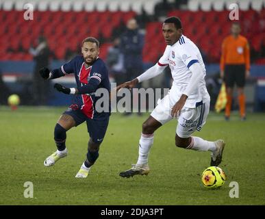 Neymar Jr von PSG, Marcelo Guedes von Lyon während der französischen Meisterschaft Ligue 1 Fußballspiel zwischen Paris Saint-Germain (PSG) / LM Stockfoto