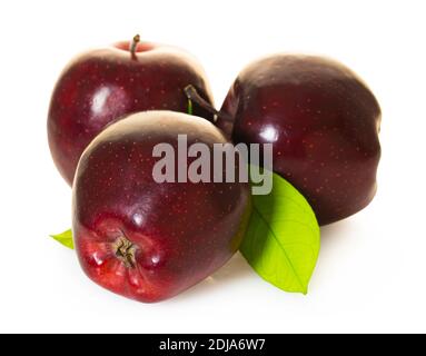 Rote Äpfel Früchte auf weißem isolierten Hintergrund Stockfoto