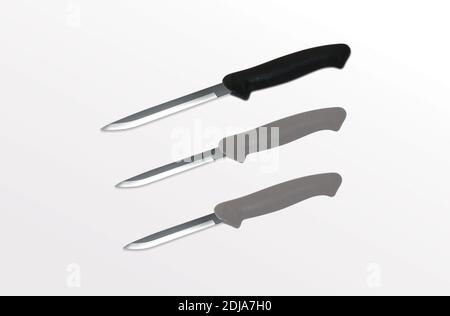 Set von Küchenmessern für die Küche, Schneiden scharfe Messer, Küchenutensilien. Stockfoto