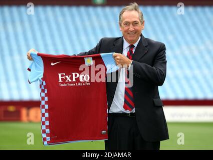 Datei Foto vom 10-09-2010 von New Aston Villa Manager Gerard Houllier. Stockfoto