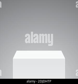 Weißer würfelförmiger Sockel, der auf dem grauen Hintergrund steht. Realistisches Vektorstativ, in der isometrischen Vorderansicht, mit leerem Platz für ein Produkt oder eine Objektplatzierung. Stock Vektor