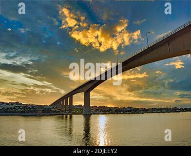 Die Brücke, die Kungshamn und Smögen auf der schwedischen verbindet westküste Stockfoto