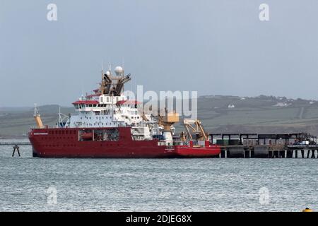 Holyhead Port, Deal or No Deal, Montag, 14. Dezember 2020. Spediteure fürchten Chaos im Hafen von Holyhead. Spediteure haben behauptet, dass es Chaos bei Holyhead geben wird, wenn die Brexit-Übergangsperiode zu Ende geht. Aber die Hafenbesitzer Stene Line hat gesagt, dass der Prozess reibungslos wäre Kredit: Mike Clarke/Alamy Live News. Stockfoto