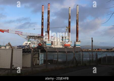 Holyhead Port, Deal or No Deal, Montag, 14. Dezember 2020. Spediteure fürchten Chaos im Hafen von Holyhead. Spediteure haben behauptet, dass es Chaos bei Holyhead geben wird, wenn die Brexit-Übergangsperiode zu Ende geht. Aber die Hafenbesitzer Stene Line hat gesagt, dass der Prozess reibungslos wäre Kredit: Mike Clarke/Alamy Live News. Stockfoto