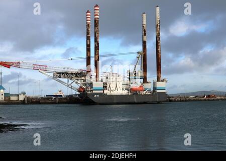 Holyhead Port, Deal or No Deal, Montag, 14. Dezember 2020. Spediteure fürchten Chaos im Hafen von Holyhead. Spediteure haben behauptet, dass es Chaos bei Holyhead geben wird, wenn die Brexit-Übergangsperiode zu Ende geht. Aber die Hafenbesitzer Stene Line hat gesagt, dass der Prozess reibungslos wäre Kredit: Mike Clarke/Alamy Live News. Stockfoto