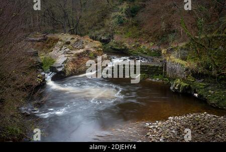 Der Avon Mellte Fluss auf dem Schießpulver Trail Stockfoto