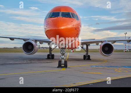 Cargo airliner auf dem Boden Stockfoto