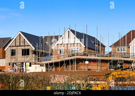 Cardiff, Wales - Dezember 2020: Neue Häuser am Stadtrand von Cardiff. Stockfoto