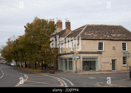 Gebäude in Lechlade, Gloucestershire, Großbritannien, aufgenommen am 19. Oktober 2020 Stockfoto