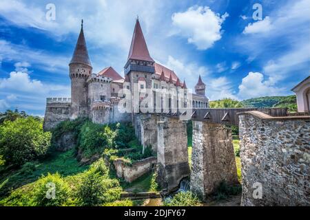 Die hunyad Schloss. Mittelalterliche Gothic-Renaissance Schloss in Hunedoara (Siebenbürgen). Castelul Huniazilor oder Castelul Corvinestilor, Vajdahunyad, Rumänien Stockfoto