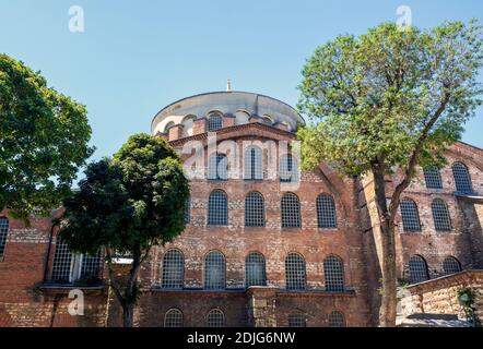 Die Hagia Irene befindet sich im äußeren Innenhof des Topkapı-Palastes und ist die älteste Kirche des Oströmischen Reiches (byzantinisch). Die Hagia Irene heute o Stockfoto