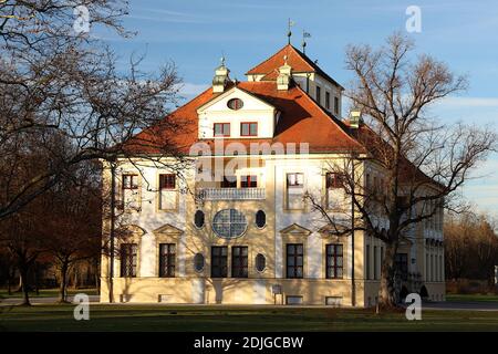 Schloss Lustheim in Bayern an einem sonnigen Herbstnachmittag Stockfoto