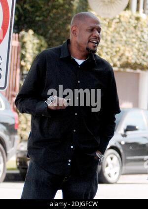 Exklusiv!! Schauspieler Forest Whitaker fragt nach dem Weg in Los Angeles, ca. 03/16/06 Stockfoto