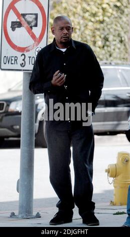 Exklusiv!! Schauspieler Forest Whitaker fragt nach dem Weg in Los Angeles, ca. 03/16/06 Stockfoto