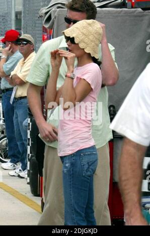 Ashley Judd schließt sich dem Ehemann des schottischen Rennfahrers Dario Franchitti beim Toyota Indy 300, Homestead Speedway, Miami, FL, 3/25/06 Byline und/oder dem Webnutzungslink an, der gelesen werden muss Stockfoto