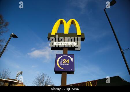 London, Großbritannien. Dezember 2020. Eine Niederlassung von McDonald's in London. Kredit: SOPA Images Limited/Alamy Live Nachrichten Stockfoto