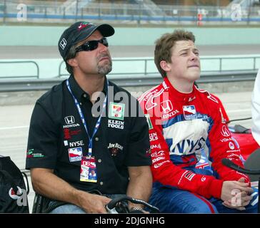 Michael und Marco Andretti am Toyota Indy 300 Wochenende im Homestead Miami Speedway. Qualifikation Für Die Indy Pro Series. 03/24/06 [[kas]] Stockfoto