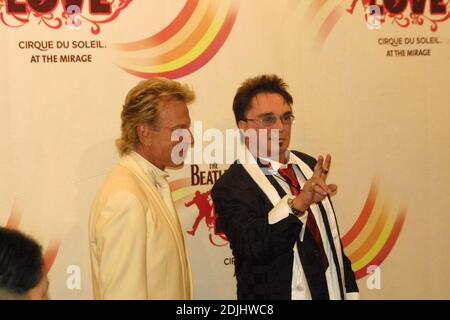 Siegfried Fischbacher und Roy Horn bei der Premiere von "Love", einer Cirque du Soleil-Produktion, die das Erbe der Beatles feiert. The Mirage, Las Vegas, NV, 06/30/06 [[saj]] Stockfoto