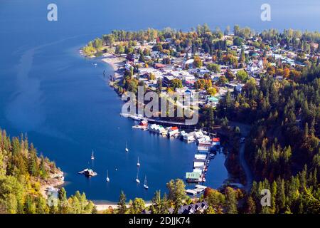 Kaslo ist ein Dorf in der West Kootenay Region von British Columbia, Kanada, am Westufer des Kootenay Lake. Blick vom Aussichtspunkt Kaslo Stockfoto