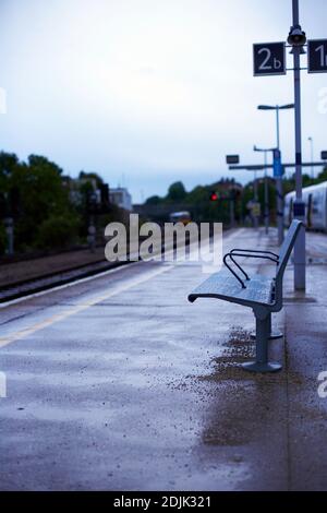 Bahnsteig am Bahnhof Dartford. Mick Jagger und Keith Richards die Gründungsmitglieder der Band The Rolling Stones trafen sich zum ersten Mal. Stockfoto