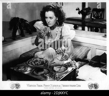 CHILI BOUCHIER Porträt als Hassina in TZIGANE aka GIPSY 1937 regisseur ROY WILLIAM NEILL Roman Eleanor Smith Drehbuch Terence Rattigan Produziert in den Teddington Studios Warner Brothers - First National Productions Stockfoto