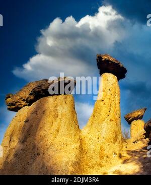 Balancing rocks. In der Nähe von Lake Billy Chinook, Oregon. Stockfoto