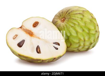 Geschnittener Cherimoya Pfad isoliert auf weiß Stockfoto