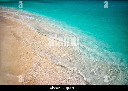 Küstenlinie von Fort George Cay, einer unbewohnten Insel. Turks- und Caicosinseln. Stockfoto