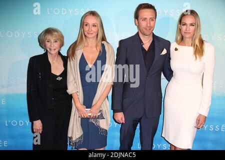 Familie der Kommandanten Cousteau Ehefrau Francine Triplet, Tochter Diane Cousteau und Grand Son Philippe Cousteau mit seiner Frau Ashlan Gorse bei der Premiere von L'Odyssee am 4. Oktober 2016 im UGC Normandie in Paris, Frankreich. Foto von Jerome Domine/ABACAPRESS.COM Stockfoto