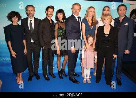 Jerome Salle, Pierre Niney, Audrey Tautou, Lambert Wilson, Chloe Hirschman, Familie der Kommandanten Cousteau Ehefrau Francine Triplet, Tochter Diane Cousteau und Grand Son Philippe Cousteau bei der Premiere von L'Odyssee am 4. Oktober 2016 im UGC Normandie in Paris, Frankreich. Foto von Jerome Domine/ABACAPRESS.COM Stockfoto