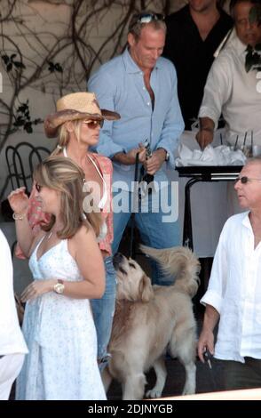 Nicolette Sheridan und Michael Bolton Mittagessen in Taverna Tony's in Malibu, ca. 26/06 Stockfoto