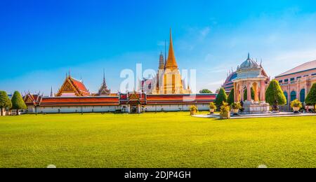 Großer Palast und Tempel des Emerald Buddha Komplexes (Wat Phra Kaew) in Bangkok, Thailand Stockfoto