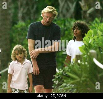 Exklusiv!! Tennis-Ass Boris Becker verbringt einige Zeit am Miami Beach mit den Söhnen Noah und Elias, 9/4/06 Stockfoto